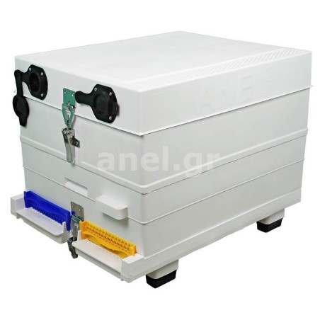 Ul ANEL z pojedynczym korpusem, ruchomą wentylowaną podstawą i zamontowanymi łącznikami Langstroth